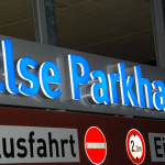 Else-Parkhaus, Bünde - Lichtwerbung-Nachtaufnahme-Deteil